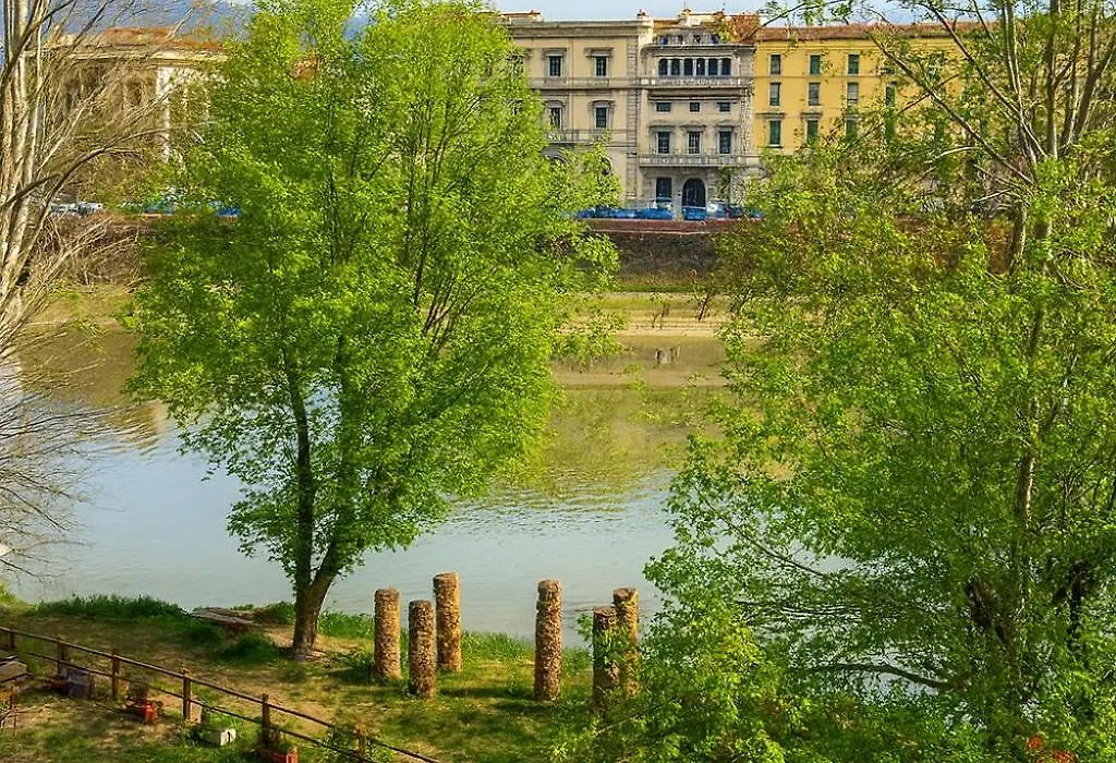 Santa Rosa Florence Apartments 3 Bedrooms - Private Parking-1