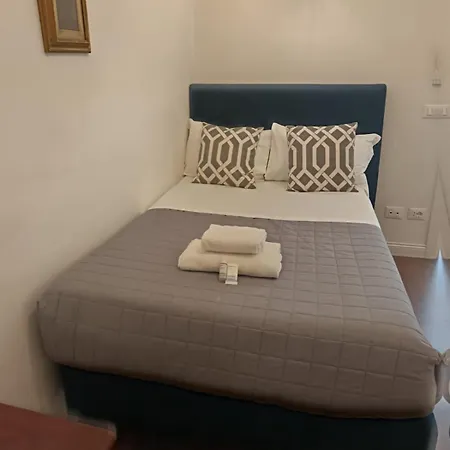 Santa Rosa Florence Apartments 3 Bedrooms - Private Parking-3